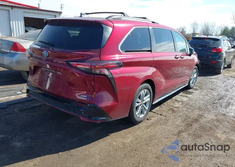 2021 Toyota Sienna Xse z USA, uszkodzony, nr VIN 5TDDSKFC7MS020354